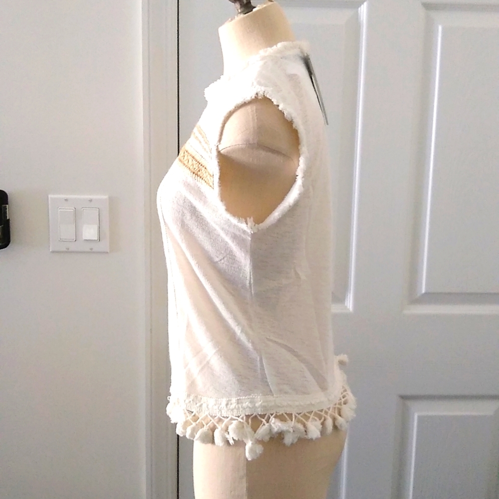 Fairchild Woven Top - Picture 2 of 8
